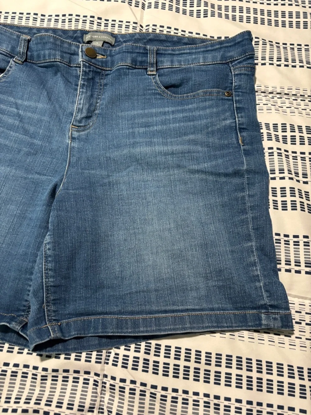 New York& Company Denim Blue Jean Shorts size 16 - Picture 3 of 6